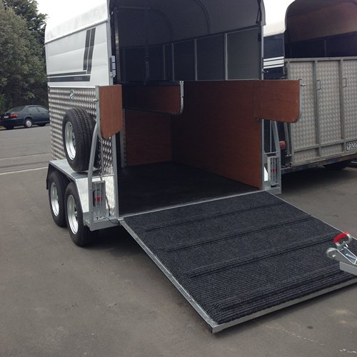 Horse Floats Christchurch, NZ Horse Angle Load Floats Manufactures in